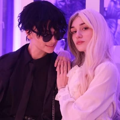 Thumbnail of Gwen & Kristian De La Mar