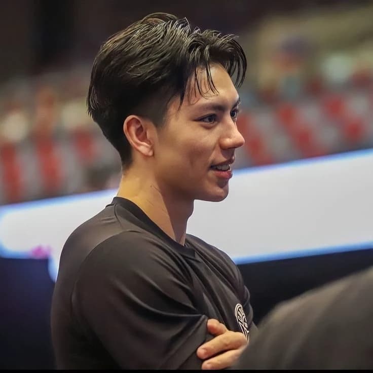 Thumbnail of Dwight Ramos