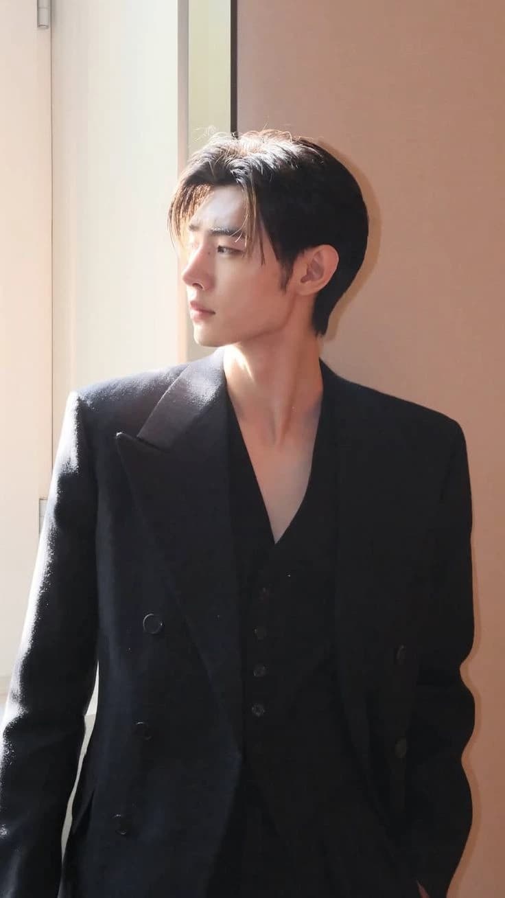 Thumbnail of Sunghoon 