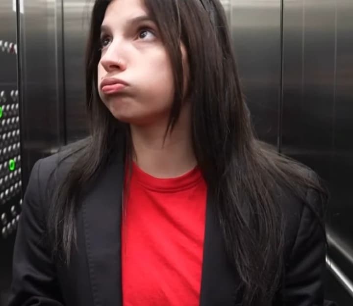 Thumbnail of Энджи Веласко