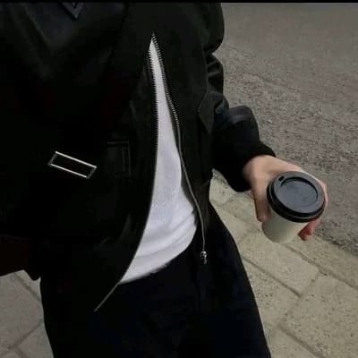 Thumbnail of Самуэль

.