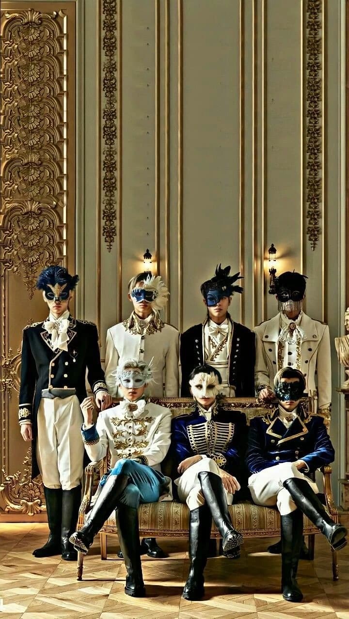 Thumbnail of EN-7 GROUP FULL OF NOBLE HEIRS