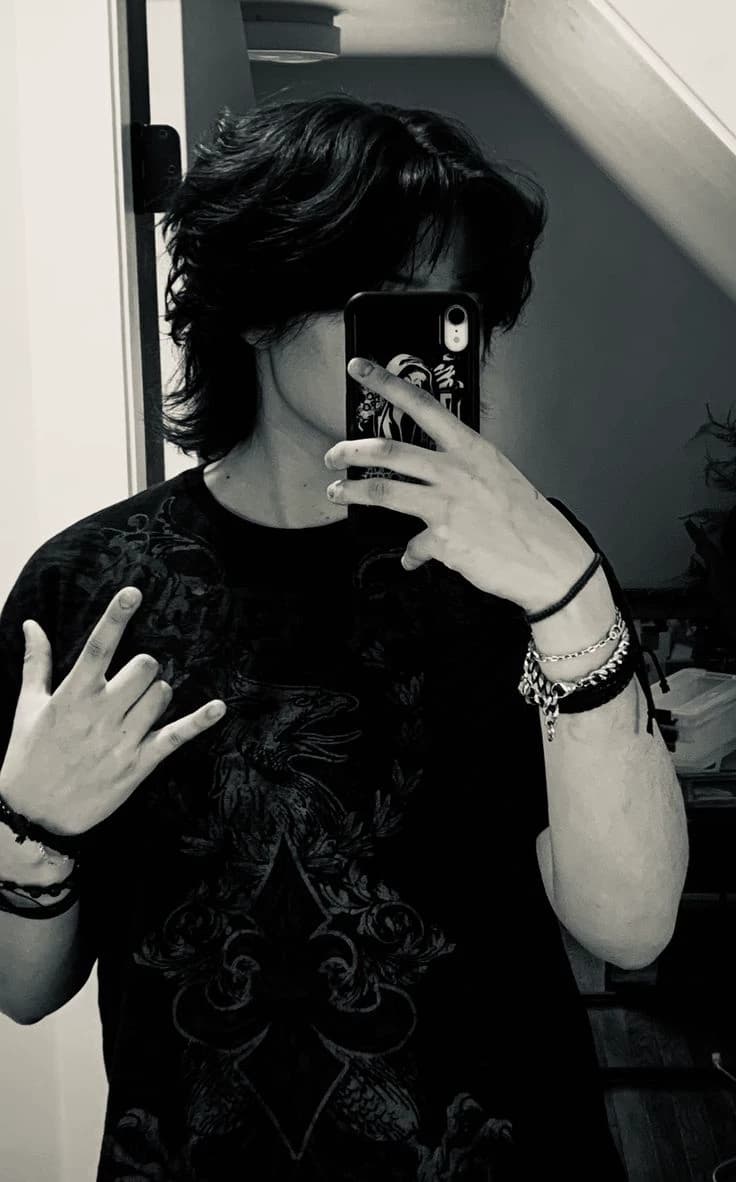 Thumbnail of Akira Kurozaki