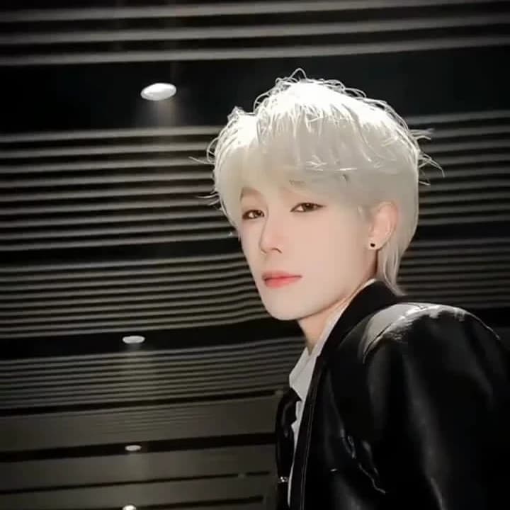 Thumbnail of Lee hoon