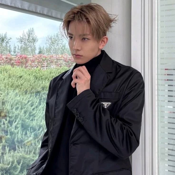 Thumbnail of Lee Heeseung