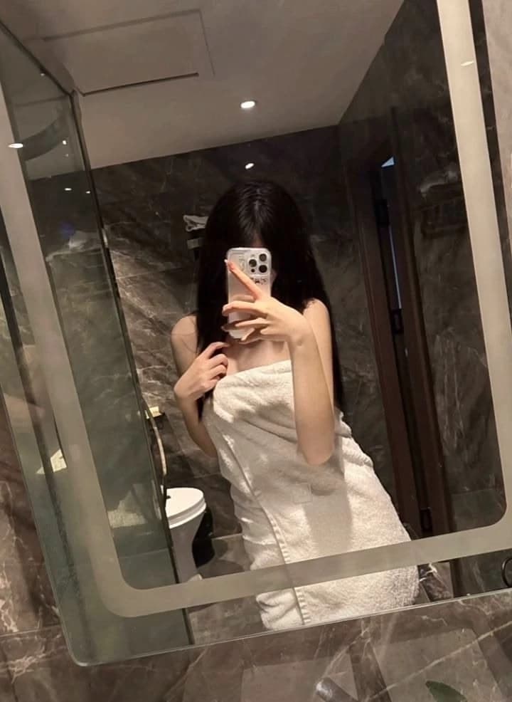 Thumbnail of Shower with a mafia girl