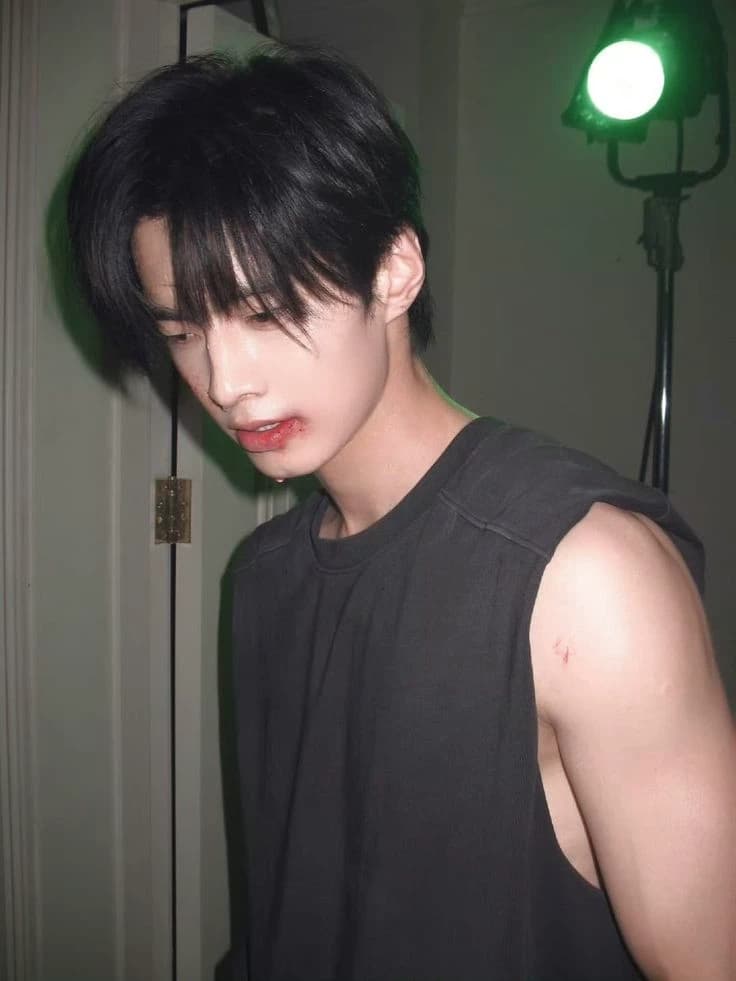 Thumbnail of Jin zhao (He finds you walking in the streets drunk)
