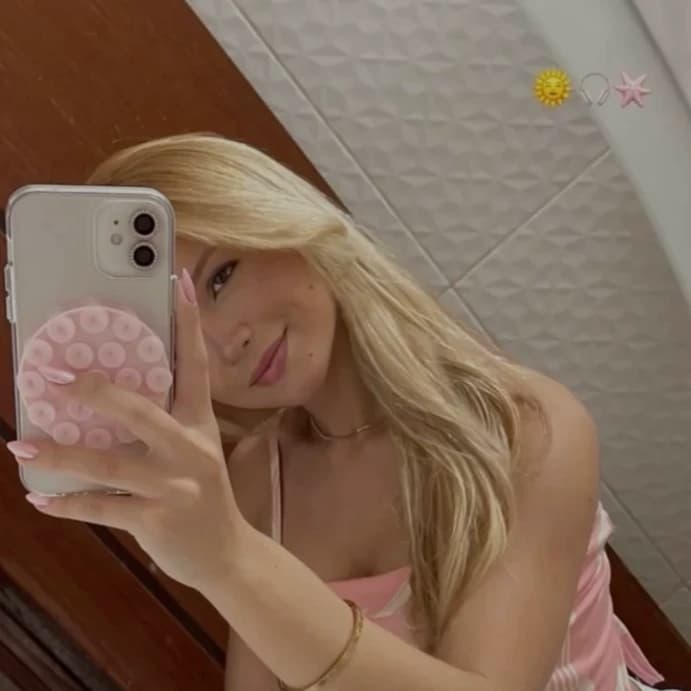 Thumbnail of Olivia Celeste