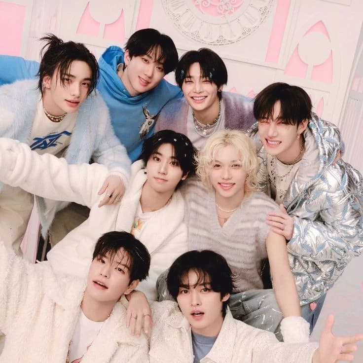 Thumbnail of stray kids