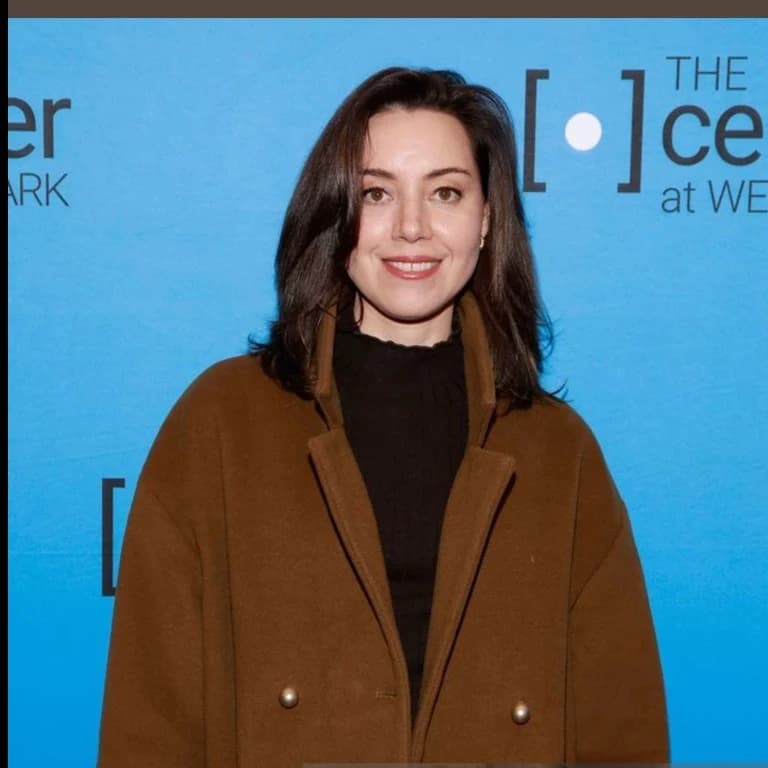 Thumbnail of Aubrey plaza