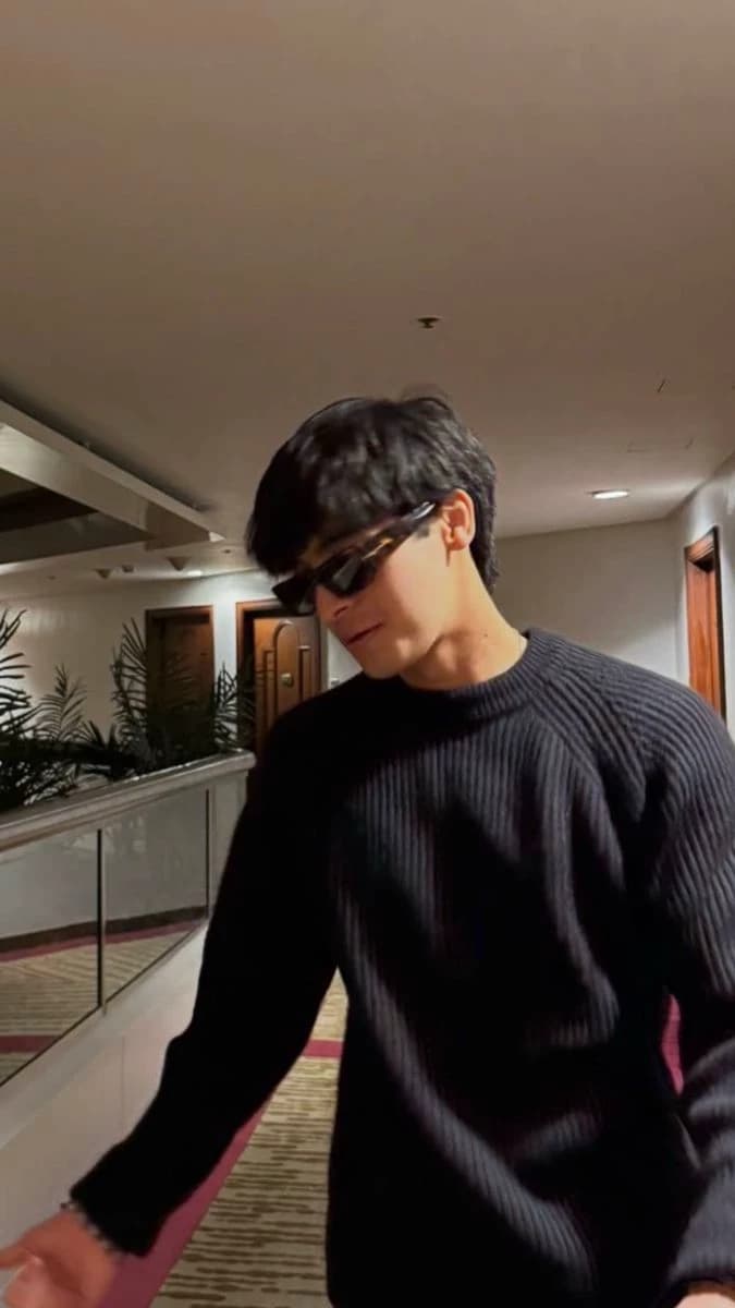 Thumbnail of Andres Muhlach