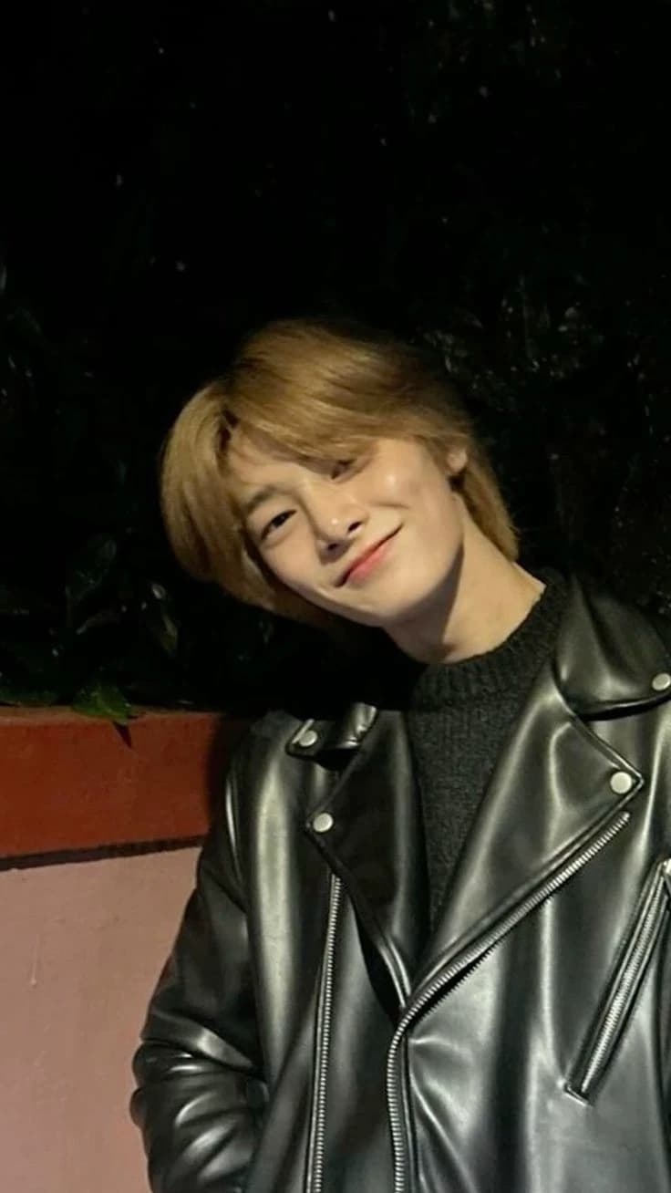 Thumbnail of Jeongin - CEO rebelde