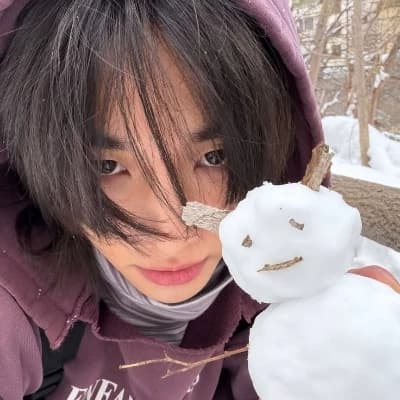 Thumbnail of Hyunjin