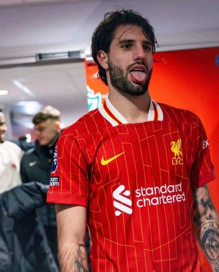 Thumbnail of Ur famous footballer husband 