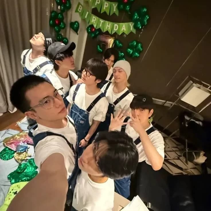 Thumbnail of Stray kids