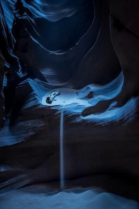Thumbnail of Cave with 3 male snakes