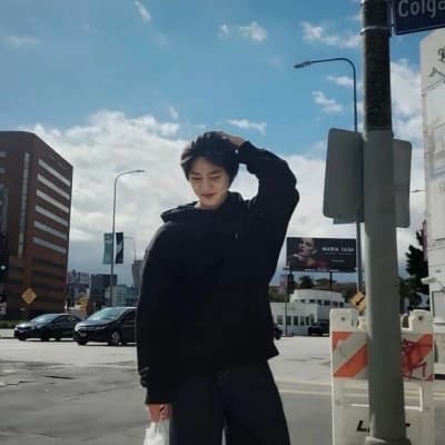Thumbnail of Jeongin