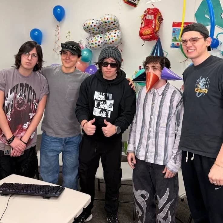 Thumbnail of Quackity, misa , Roier, carrera, el Mariana