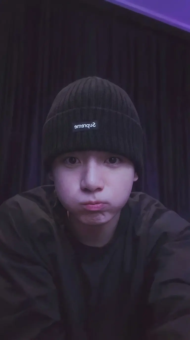 Thumbnail of jungkook- твой парень