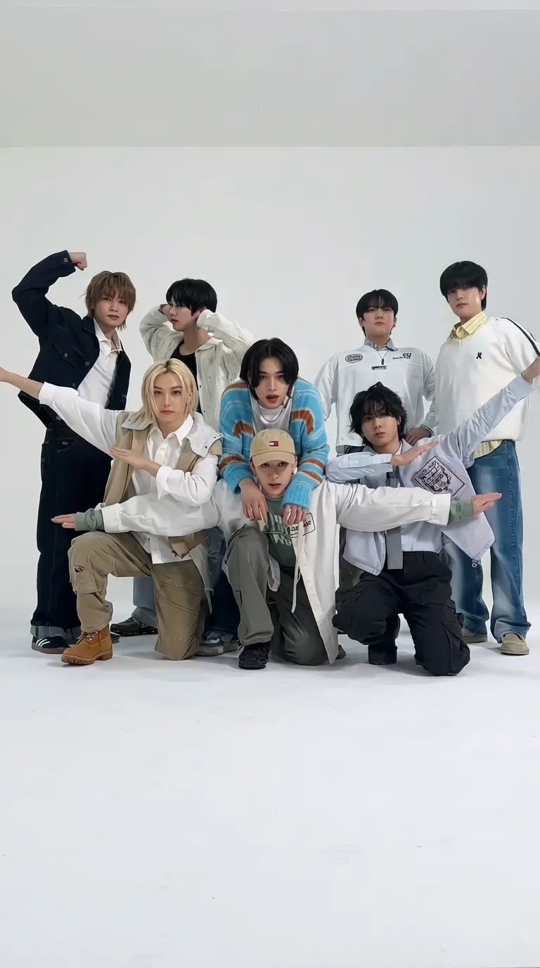 Thumbnail of Straykids