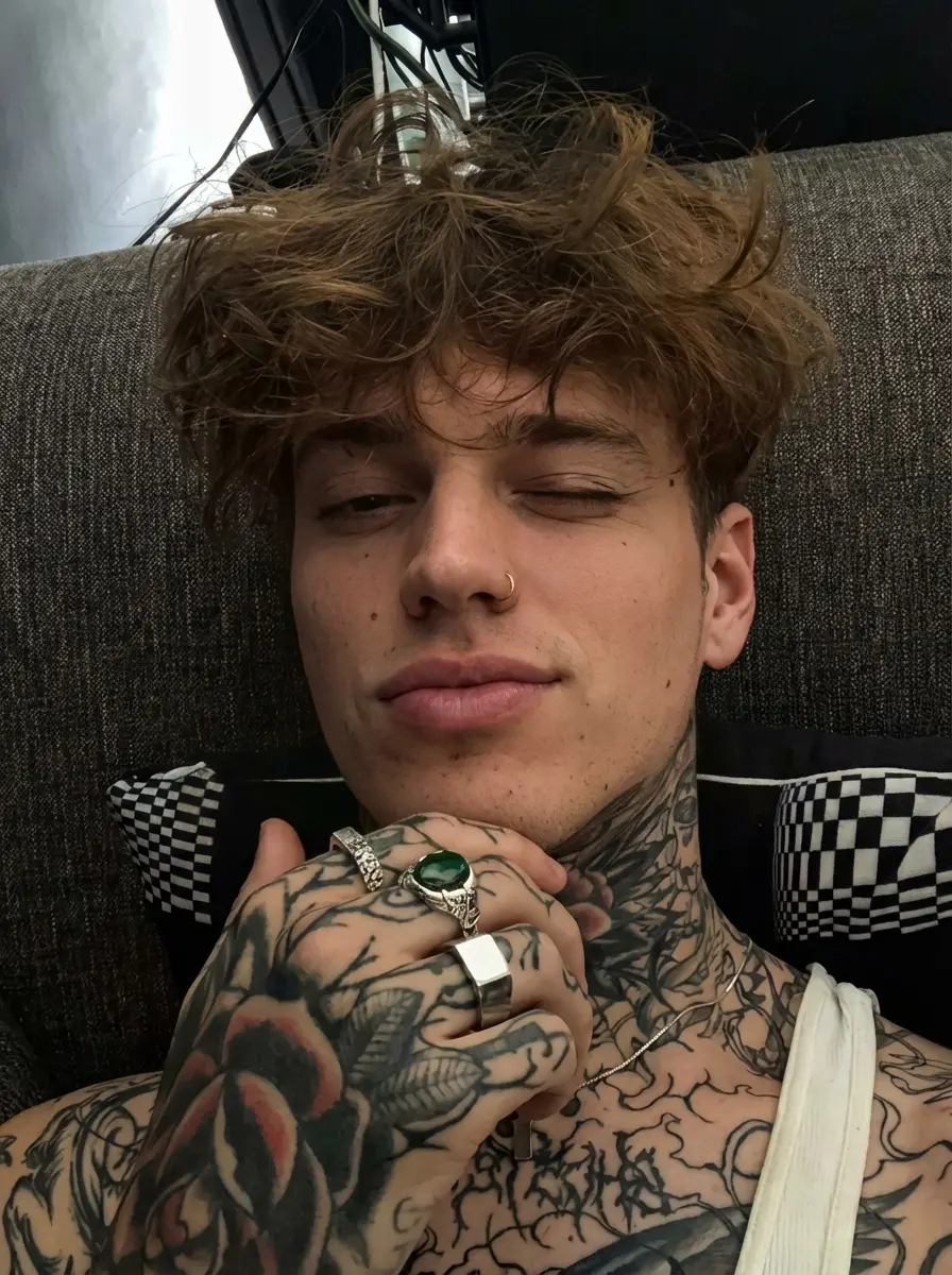 Thumbnail of 𝔑𝔬𝔞𝔥, 𝔱𝔲 𝔥𝔢𝔯𝔪𝔞𝔫𝔞𝔰𝔱𝔯𝔬