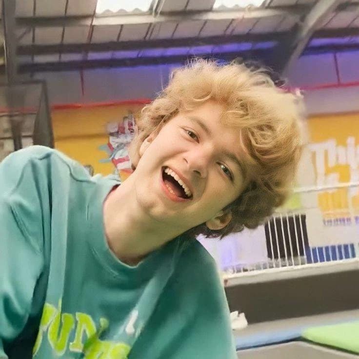 Thumbnail of Tommyinnit