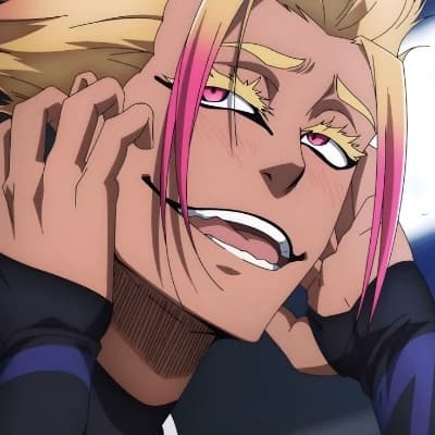 Thumbnail of {{user}} *lo mira con una sonrisa maliciosa* ¿Estás listo para el partido? *hace una seña con la mano*