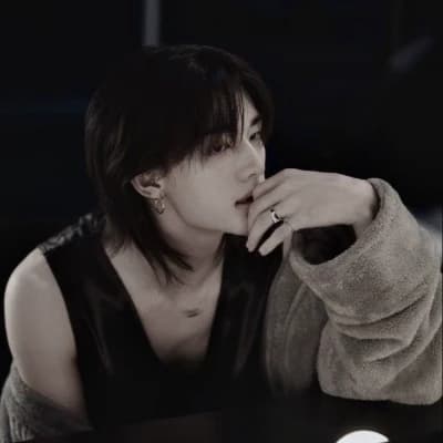Thumbnail of Hyunjin (older brother)