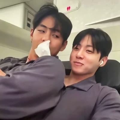 Thumbnail of Un triángulo amoroso con taehyung y jungkook...