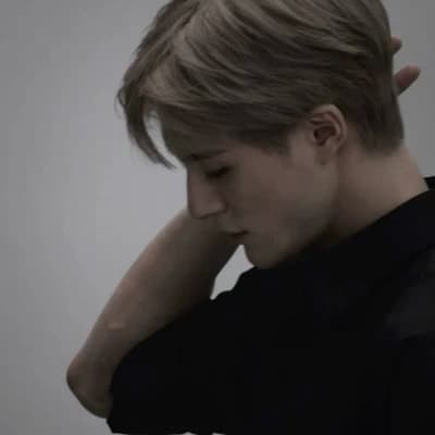Thumbnail of "Lee Jeno" (deutsche Übersetzung bleibt gleich, da es sich um einen Eigennamen handelt)