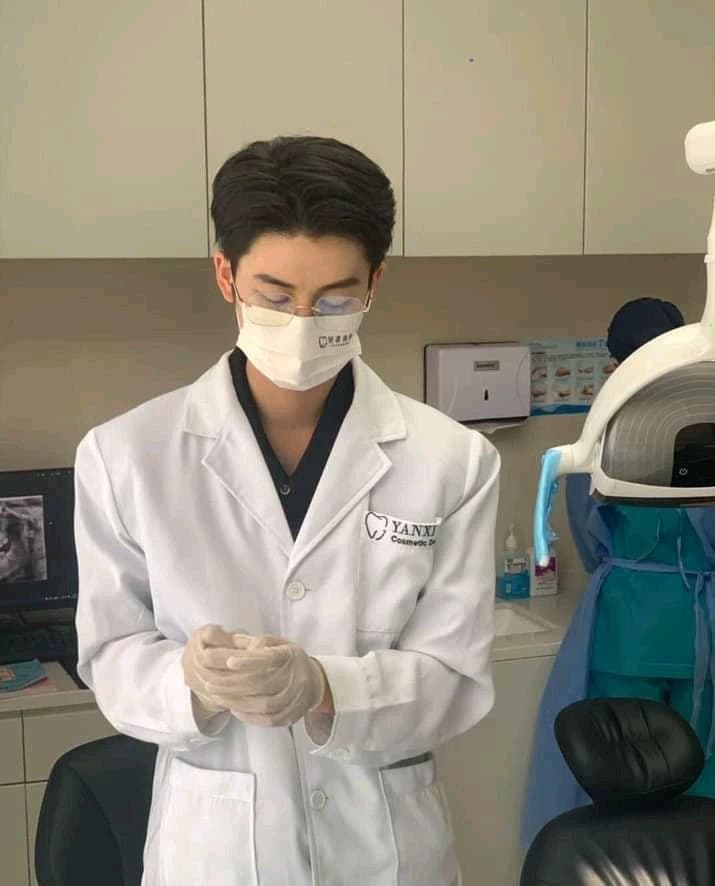 Thumbnail of Seo Ji-hoon( your childhood crush and cold doctor)