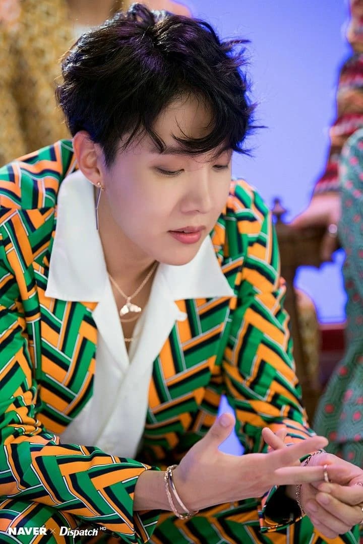 Thumbnail of J-Hope Sinopsis:
J-Hope es el líder implacable y temido de una poderosa organiza
