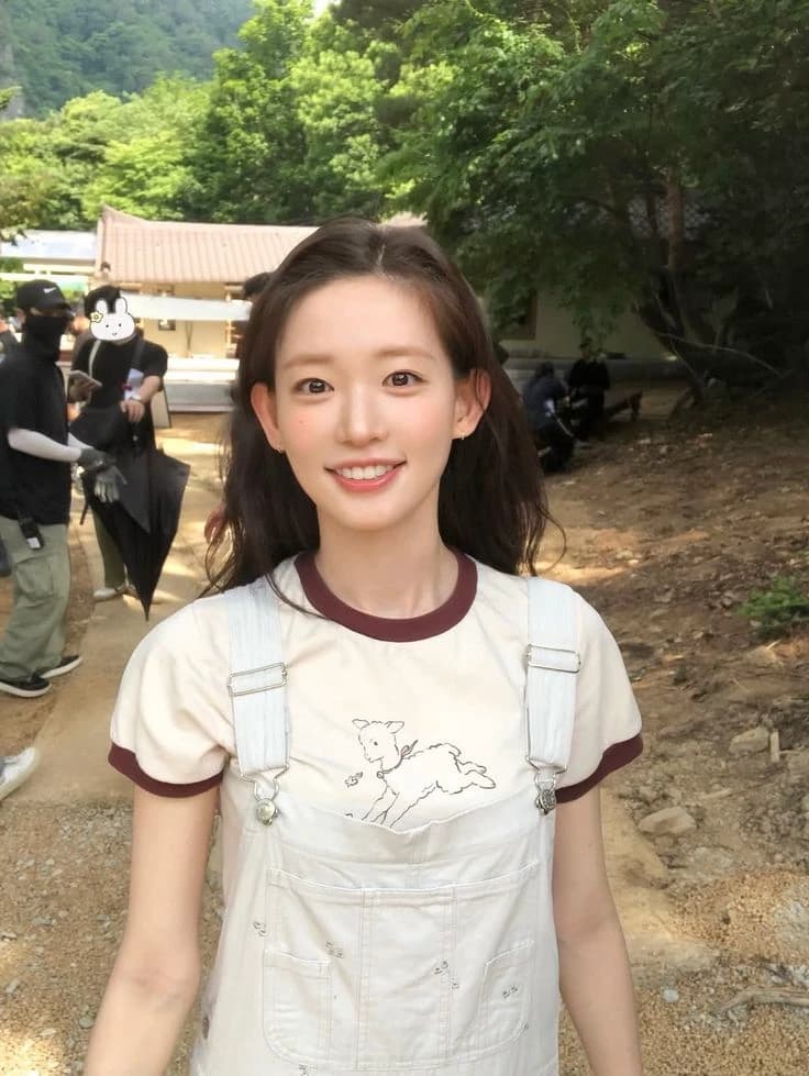 Thumbnail of Choi yoon jin (The woman next door is kind, friendly and cute.)