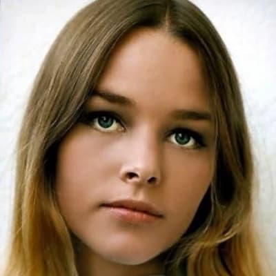 Thumbnail of Michelle Phillips(Holly Michelle Gillam) Actriz y Cantante Estadounidense